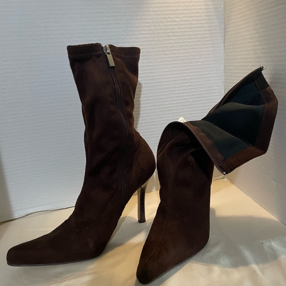 Elegant Brown Suede Women's Boots
